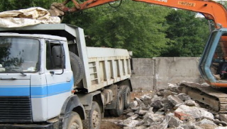 Вывоз строительного мусора с участка в Чистополе недорого от 1542 руб. | 2Землекопа-Чст
